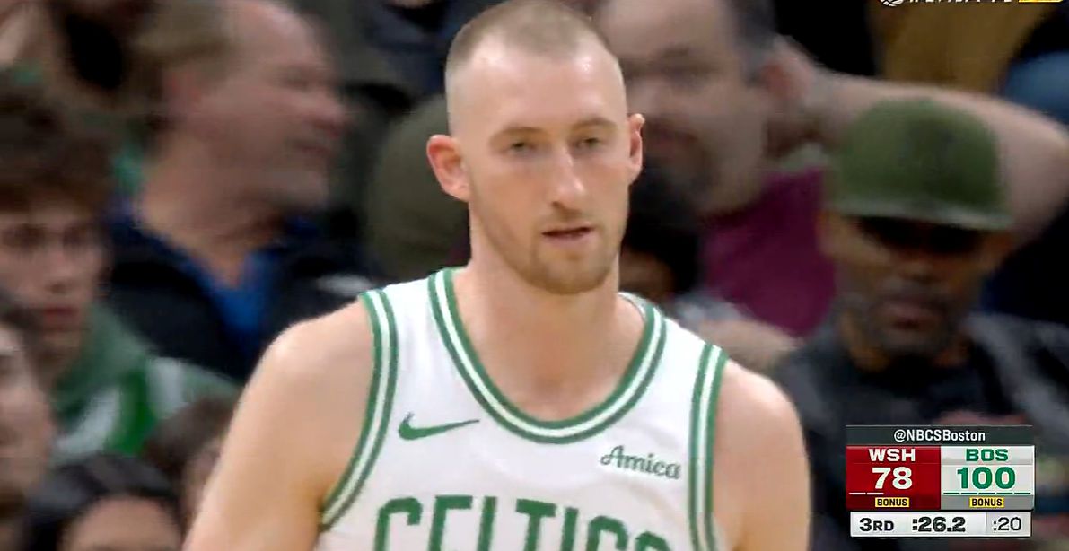 攻击爆发！凯尔特人三节轰下102分，逼近本赛季场均得分