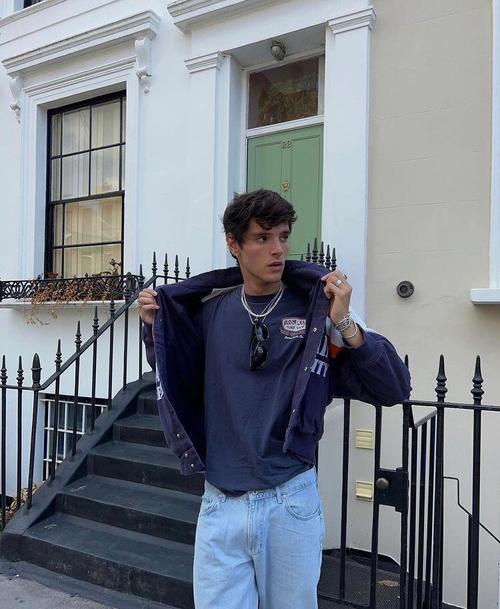 6686体育平台签约作者Dashiell