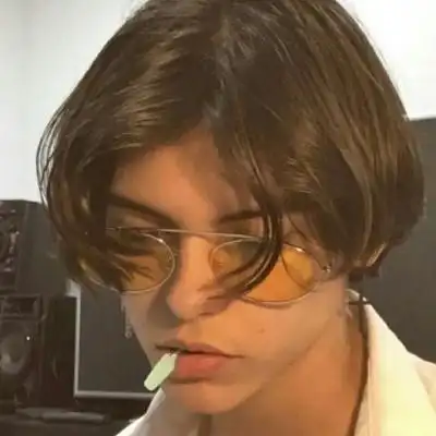 6686体育平台铁牌作者Wallace