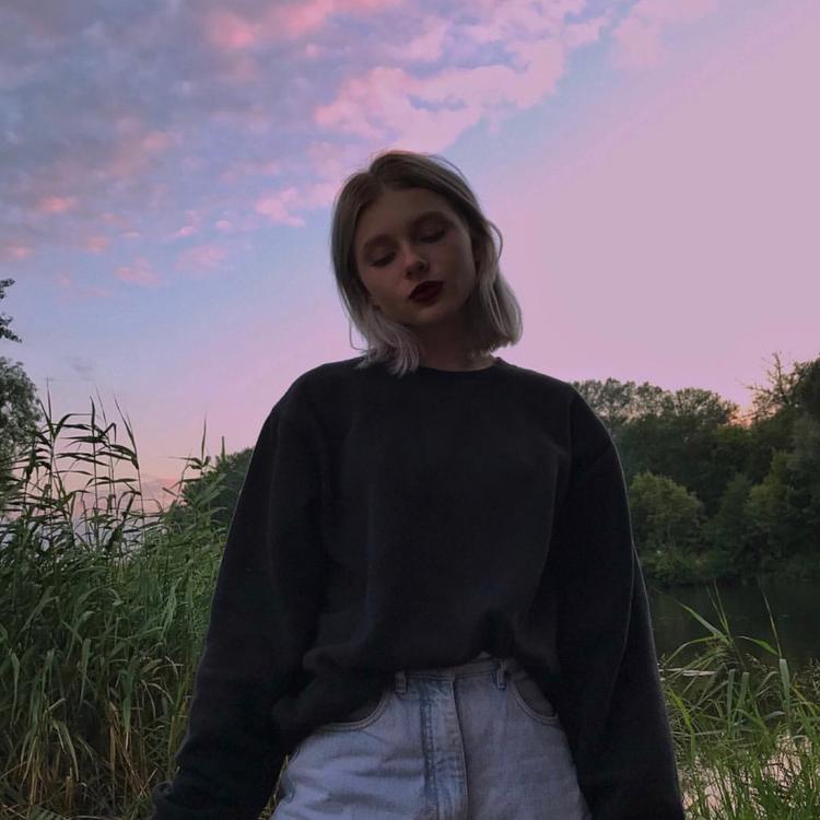 6686体育平台特邀作者湛蓝玫瑰