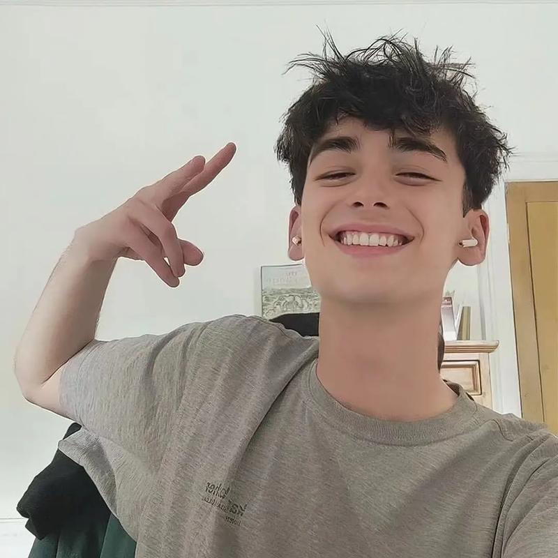 6686体育平台铁牌作者Lilly