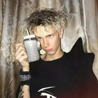 6686体育平台初级作者Dominic