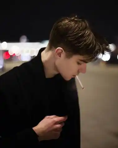 6686体育平台铁牌作者Damien