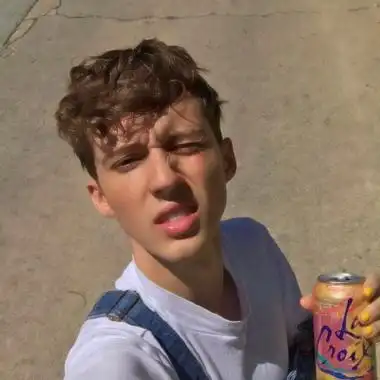 6686体育平台银牌作者蜜棕马尾