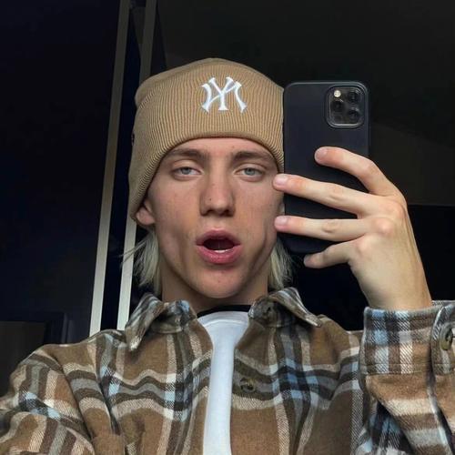 6686体育平台铁牌作者Lilah